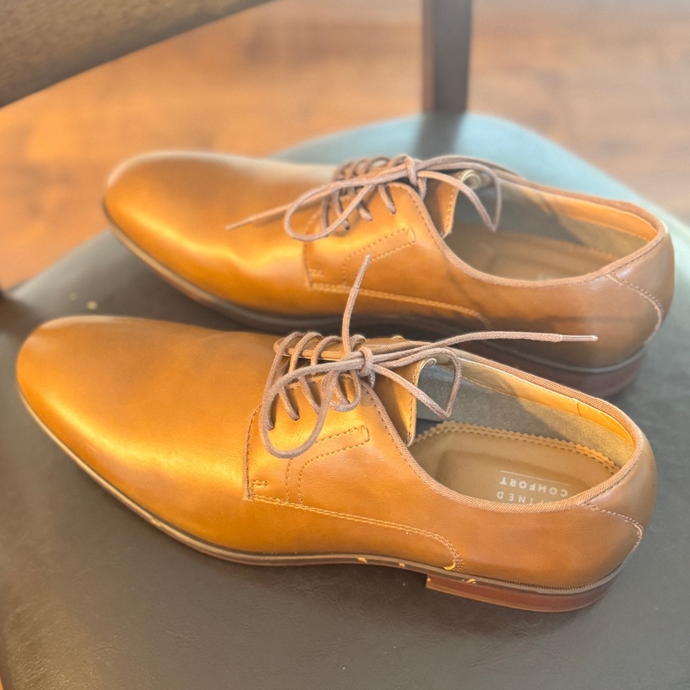 Brown/tan dress shoes men’s size 9, Apt 9, like new